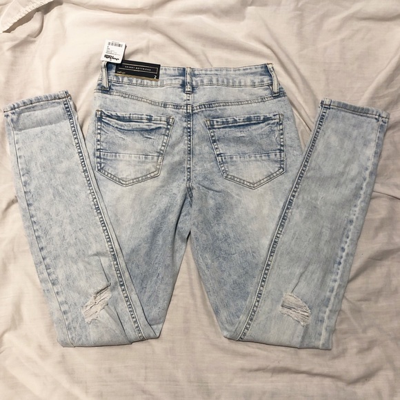 Distressed Boyfriend Jeans - Picture 4 of 5